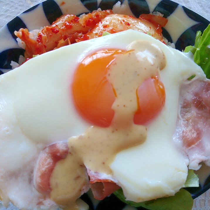 ベーコンエッグ丼